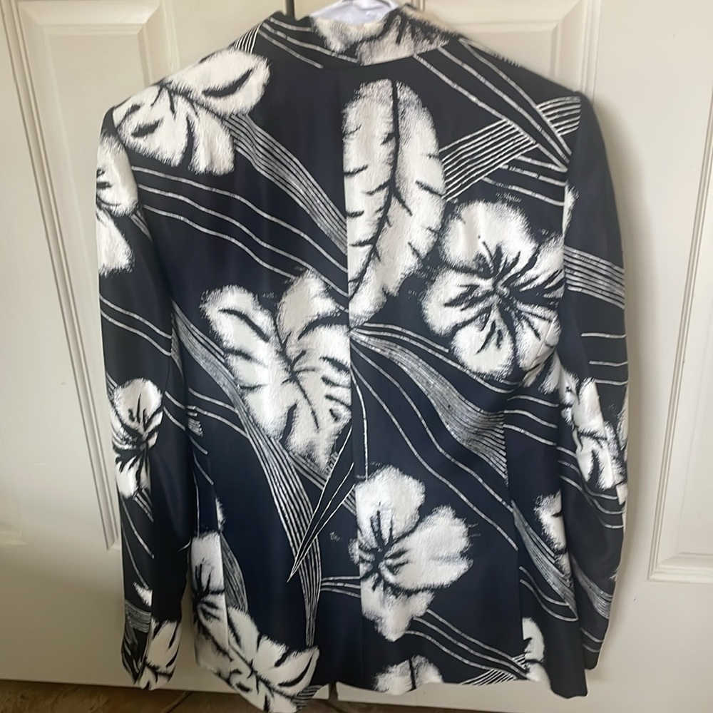 Bill Burns Black and White Tailored Blazer - Picture 2 of 2